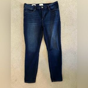 Universal Threads Co. Mid Rise Skinny Jeans